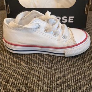 Chuck Taylor All Star TODDLER LOW TOP SHOE White